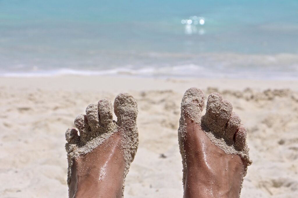 feet, sand, beach-2522874.jpg